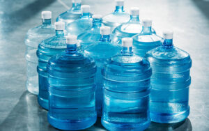 Imagem de um dos tipos de galão de água que podem ser comercializados e são produzidos pela Plásticos São Pedro.