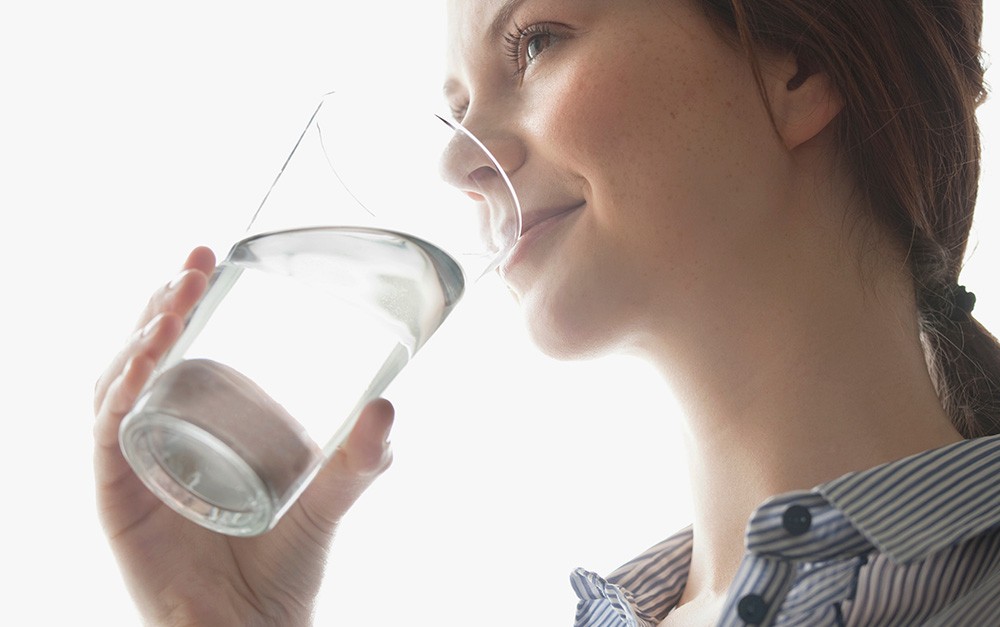Benefícios de beber água no trabalho